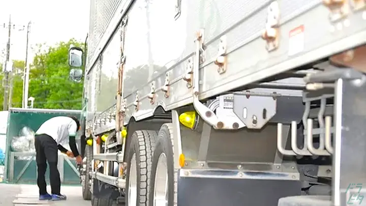 埼九運輸株式会社 日高車庫 (日高二課)のトラック求人　No.94909