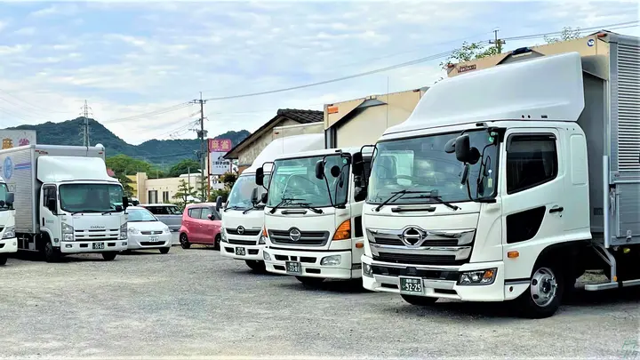 福岡県大野城市御笠川の中型トラックドライバーの求人情報イメージ - 九北物流株式会社 - No.86606-02