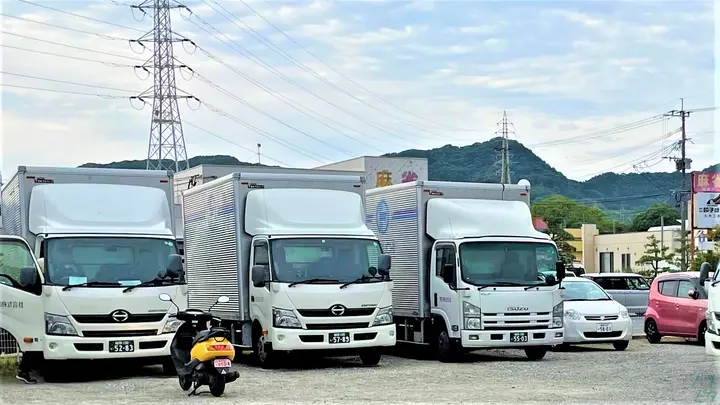 福岡県大野城市御笠川の中型トラックドライバーの求人情報イメージ - 九北物流株式会社 - No.86606-01
