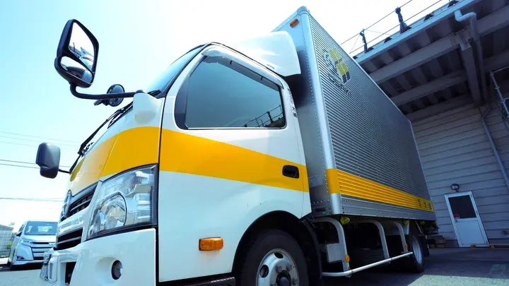 神奈川県川崎市川崎区田辺新田の中型トラックドライバーの求人情報イメージ - 株式会社大崎 京浜営業所 - No.86836-03