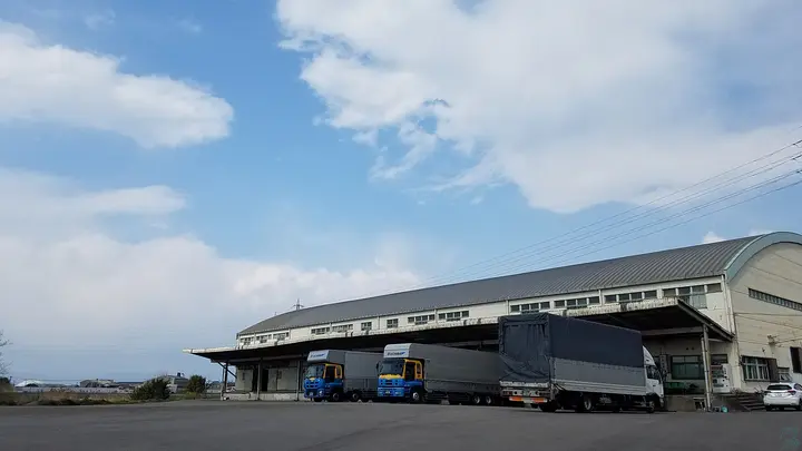 福岡県大川市本木室の大型トラックドライバーの求人情報イメージ - 株式会社内田貨物 本社 - No.87093-02