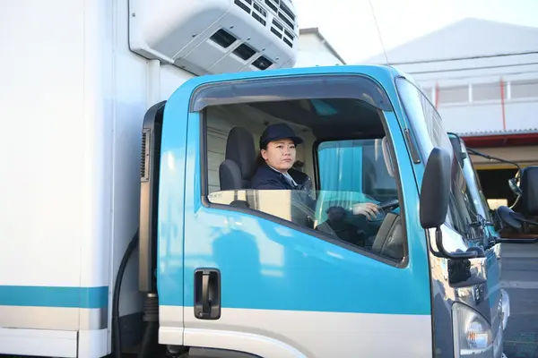 愛知県小牧市の小型トラックドライバーの求人情報イメージ - 大池運送株式会社 - No.59123-01