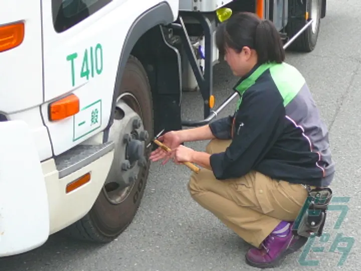 三重県四日市市の中型トラックドライバーの求人情報イメージ - TSトランスポート株式会社 四日市営業所 - No.36817-03