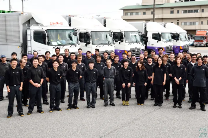 愛知県半田市の小型トラックドライバーの求人情報イメージ - ダイセー倉庫運輸株式会社  衣浦物流センター - No.36867-01