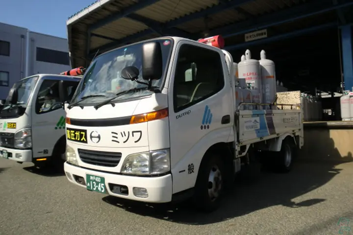 月給30万円可能 地場 3t車でlpg運搬 交換 普免応募ok 7971 川西市の求人 ドラピタ