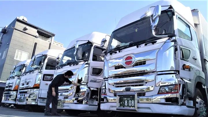 京都府久世郡久御山町市田新珠城の中型トラックドライバーの求人情報イメージ - 有限会社秀吉 京都営業所 - No.87319-03