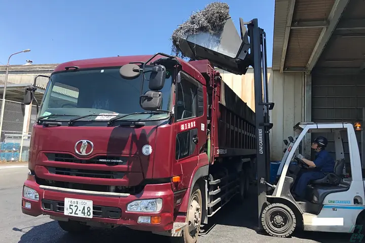 年収500万可 年休115日 残業ほぼなし 大型ドライバー 地場 名古屋市港区の求人 ドラピタ