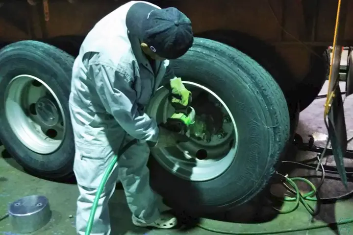 休日はもっぱら車いじり 趣味にお金使ってます それ仕事にできますよ 焼津市の求人 ドラピタ