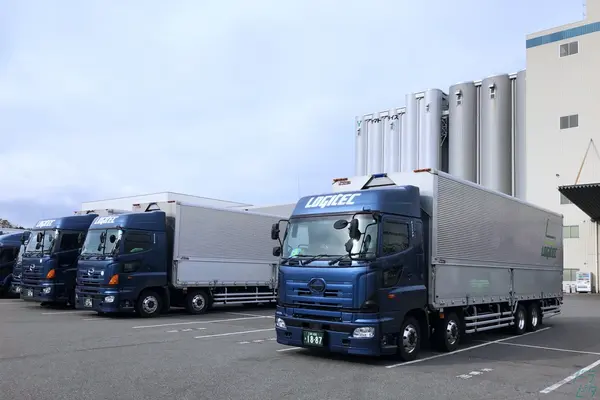愛知県碧南市の大型トラックドライバーの求人情報イメージ - ロジテック株式会社  碧南営業所 - No.61343-01