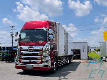 千葉県富里市の大型トラックドライバーの求人情報イメージ - 株式会社タカギ商事 - No.44705-04