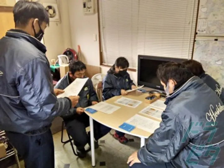 三重県四日市市の大型トラックドライバーの求人情報イメージ - 株式会社星川産業  四日市営業所 - No.45521-02