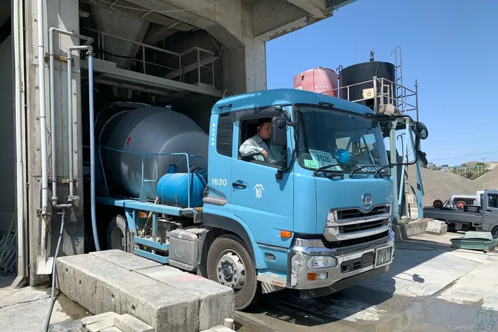 三重県四日市市の大型トラックドライバーの求人情報イメージ - 藤松運輸株式会社 四日市営業所 - No.45462-01