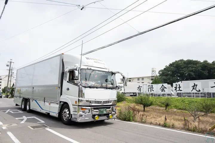 愛知県知多郡武豊町の大型トラックドライバーの求人情報イメージ - 有限会社丸十運輸 - No.39829-01