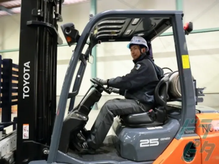 茨城県龍ケ崎市のフォークリフトオペレーターの求人情報イメージ - 南総通運株式会社 龍ケ崎物流倉庫 - No.62651-02