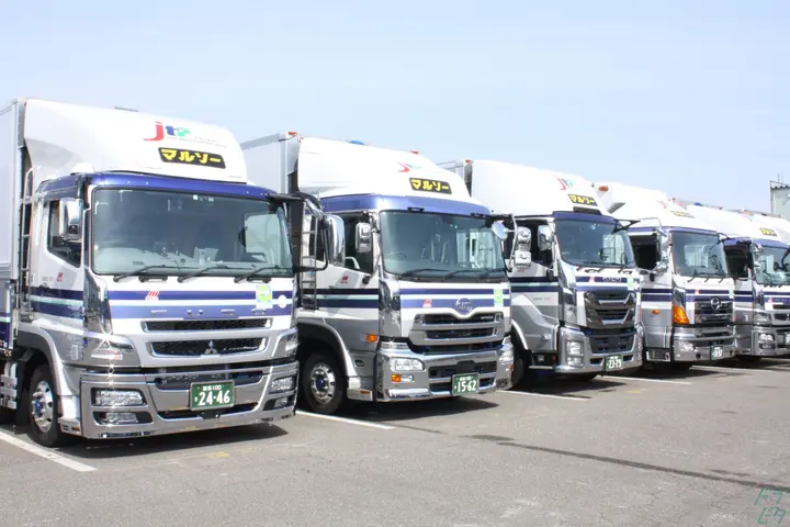 新潟県長岡市の大型トラックドライバーの求人情報イメージ - マルソー株式会社 長岡新産SLC - No.72897-01