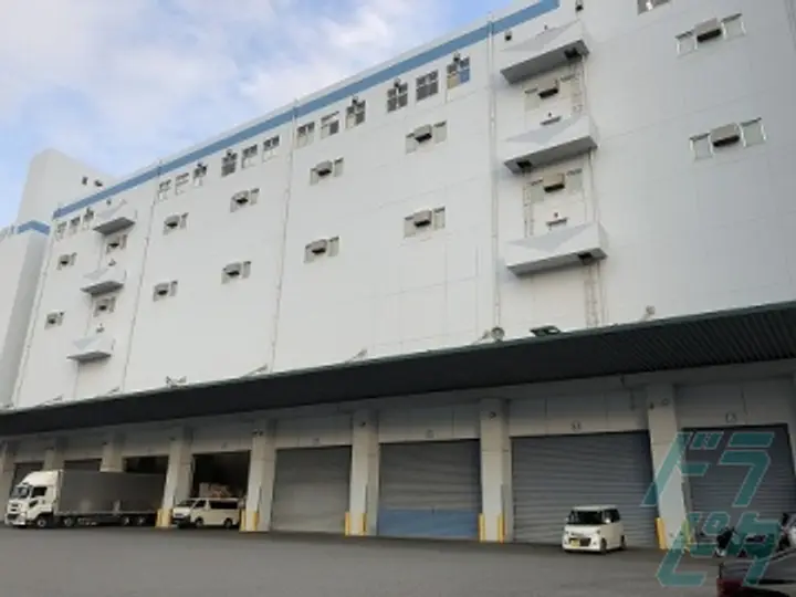 千葉県浦安市の中型トラックドライバーの求人情報イメージ - 鴻池運輸株式会社　関東支店　舞浜流通センター営業所 - No.73600-04