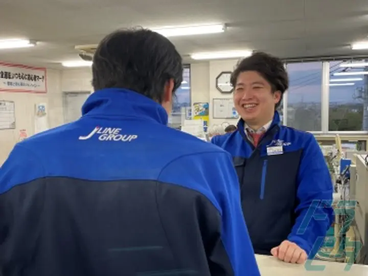 神奈川県平塚市の中型トラックドライバーの求人情報イメージ - 株式会社ジェーラインエクスプレス 湘南営業所 - No.40038-04