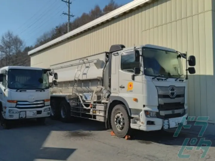 長野県茅野市の大型トラックドライバーの求人情報イメージ - 株式会社土田商店 諏訪化成品センター - No.42087-03