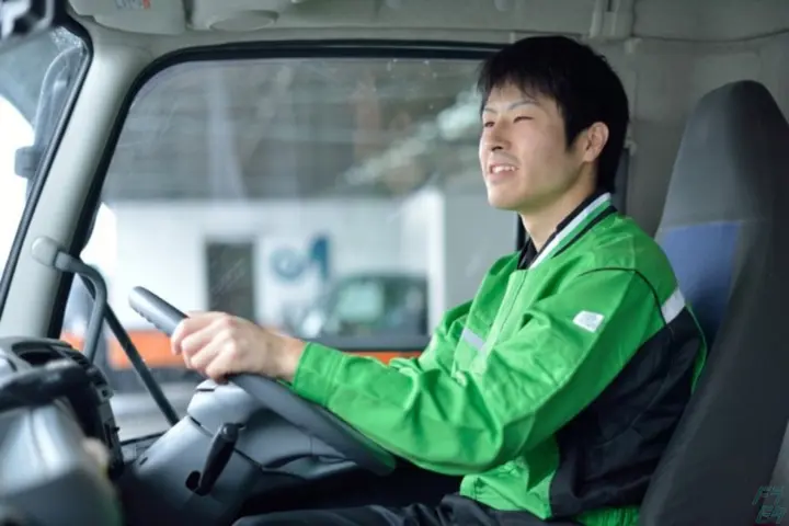 日勤で年間休日123日◎賞与年2＊各種手当なども充実★