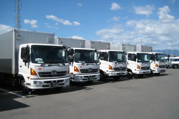 群馬県高崎市の中型トラックドライバーの求人情報イメージ - 上信電鉄株式会社 吉井営業所/下佐野車庫 - No.41973-01