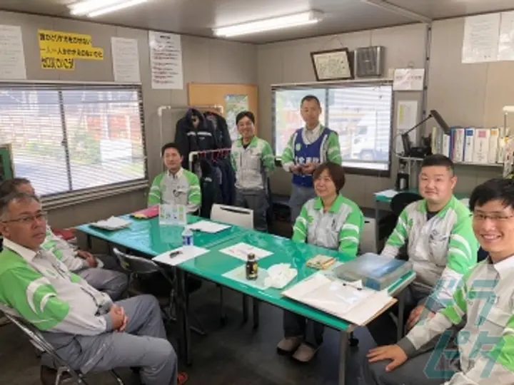 大阪府大阪市此花区のフォークリフトオペレーターの求人情報イメージ - 鴻池運輸株式会社　伝法営業所 - No.47790-04