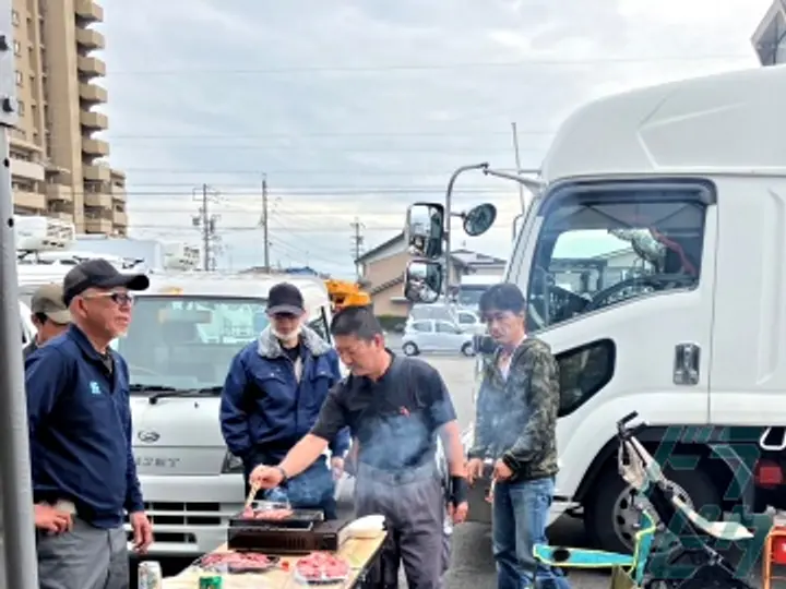 愛知県名古屋市港区の中型トラックドライバーの求人情報イメージ - 有限会社小島商事 - No.44946-04