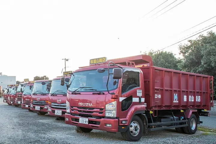 熊本県荒尾市の大型トラックドライバーの求人情報イメージ - 株式会社星山商店 荒尾営業所 - No.46980-01