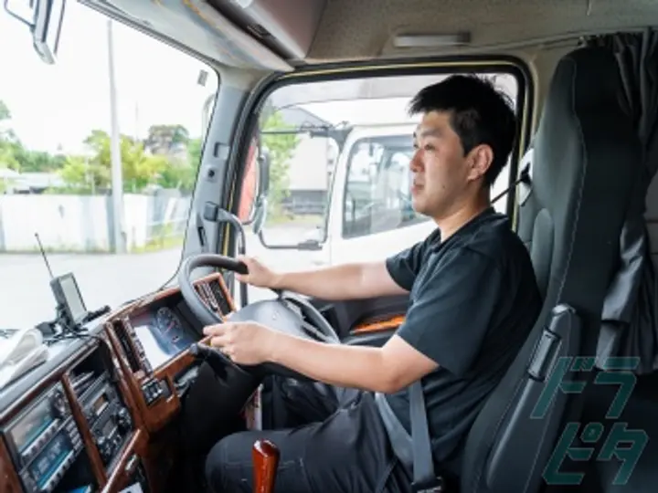 埼玉県羽生市の大型トラックドライバーの求人情報イメージ - 株式会社エスユーロジ 羽生事業所 - No.50361-04