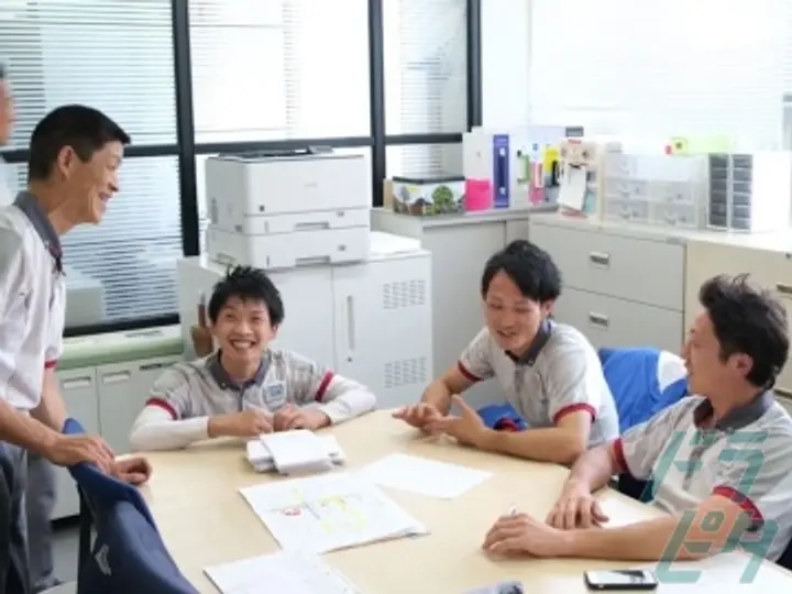 埼玉県日高市の中型トラックドライバーの求人情報イメージ - 株式会社白興 日高工場 - No.49413-02