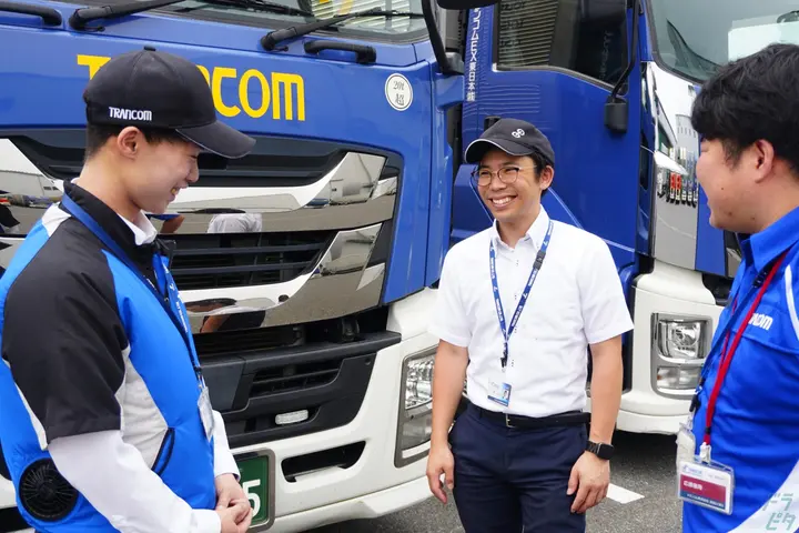 埼玉県久喜市の中型トラックドライバーの求人情報イメージ - トランコムEX東日本株式会社 - No.51404-01