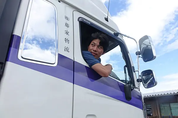 愛知県一宮市の中型トラックドライバーの求人情報イメージ - 株式会社藤家物流 - No.61399-01