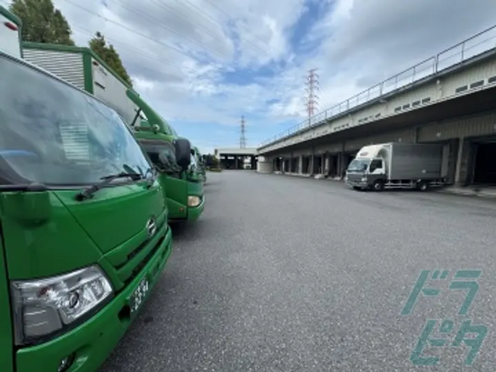 埼玉県さいたま市岩槻区の大型トラックドライバーの求人情報イメージ - 富士運輸株式会社 岩槻本社 - No.50669-03