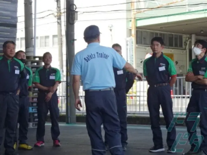 大阪府摂津市の小型トラックドライバーの求人情報イメージ - 大阪センコー運輸株式会社 新流事業所 - No.53022-02