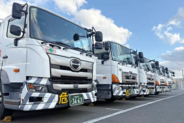 三重県四日市市の大型トラックドライバーの求人情報イメージ - 株式会社エネックス 四日市営業所 - No.82416-01