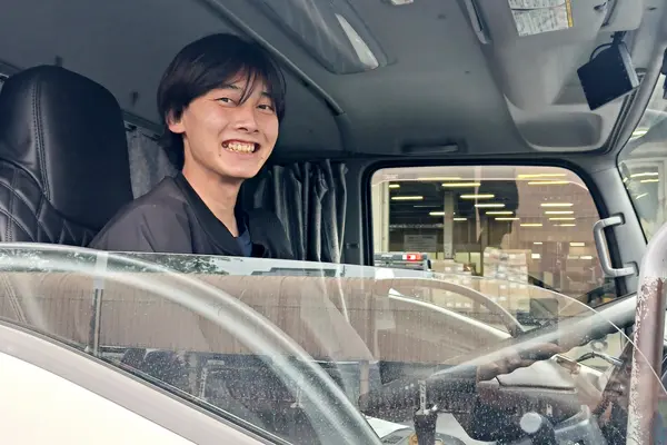 静岡県焼津市の中型トラックドライバーの求人情報イメージ - 有限会社一筋運輸　本社 - No.61956-01