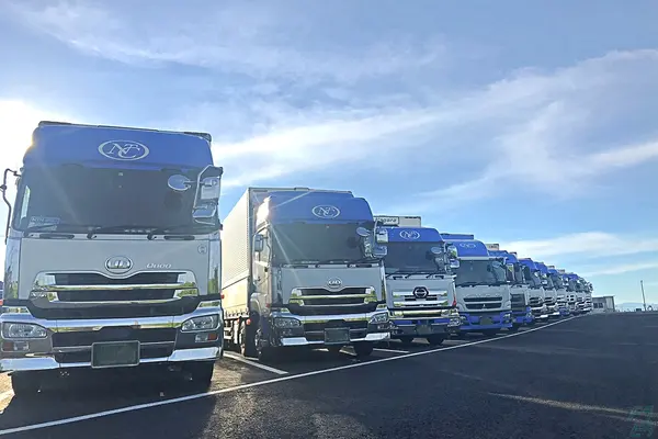三重県桑名市の大型トラックドライバーの求人情報イメージ - 長良通運株式会社  本社 - No.76268-01