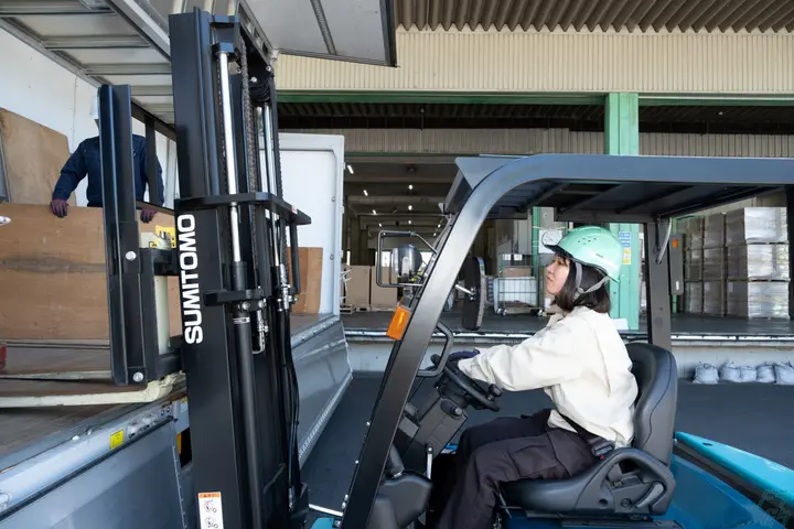 三重県四日市市の倉庫作業員の求人情報イメージ - ドラピタエージェント人材紹介　大宝運輸株式会社 日永営業所 - No.67160-01
