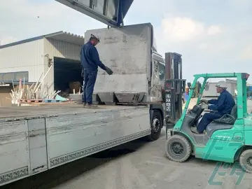 埼玉県熊谷市の大型トラックドライバーの求人情報イメージ - 株式会社林商店 埼玉営業所 - No.74535-02