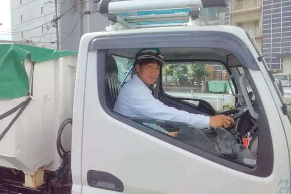 京都府京都市南区の中型トラックドライバーの求人情報イメージ - 株式会社ジェネス 京都工場 - No.74347-01