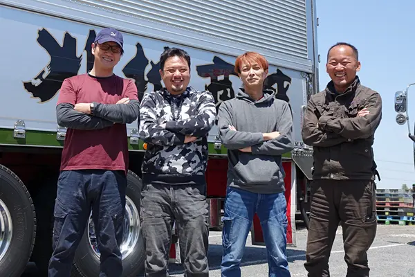 千葉県市原市の大型トラックドライバーの求人情報イメージ - 株式会社川村商事 - No.72489-01