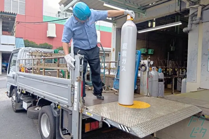 愛知県東海市の中型トラックドライバーの求人情報イメージ - サクラ運送有限会社 名古屋センター - No.70216-01