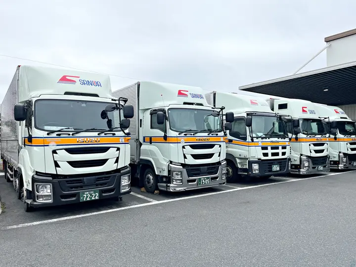 神奈川県平塚市の中型トラックドライバーの求人情報イメージ - 株式会社サンワNETS　平塚営業所 - No.70935-03