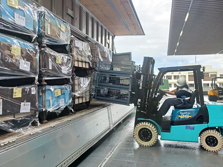 神奈川県平塚市の中型トラックドライバーの求人情報イメージ - 株式会社サンワNETS　平塚営業所 - No.70935-02