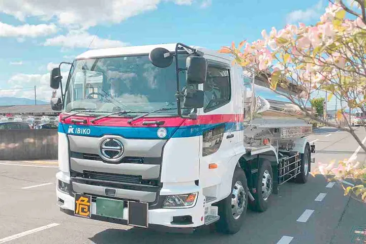 日勤のみ＆1日1～2件！ムリなく続ける◎タンクローリー