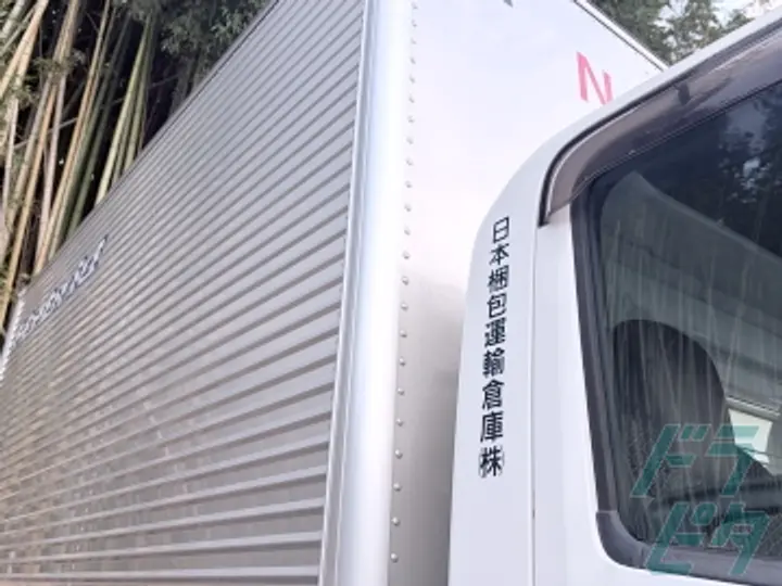 千葉県八千代市の中型トラックドライバーの求人情報イメージ - 日本梱包運輸倉庫株式会社　首都圏事業部 八千代営業所 - No.73167-02