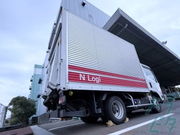 神奈川県横浜市鶴見区の中型トラックドライバーの求人情報イメージ - 日本梱包運輸倉庫株式会社　首都圏事業部 大黒営業所 - No.73192-02