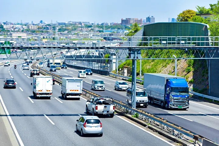 ＼月35万可能／日勤のみの地場◎残業月10〜15h程度