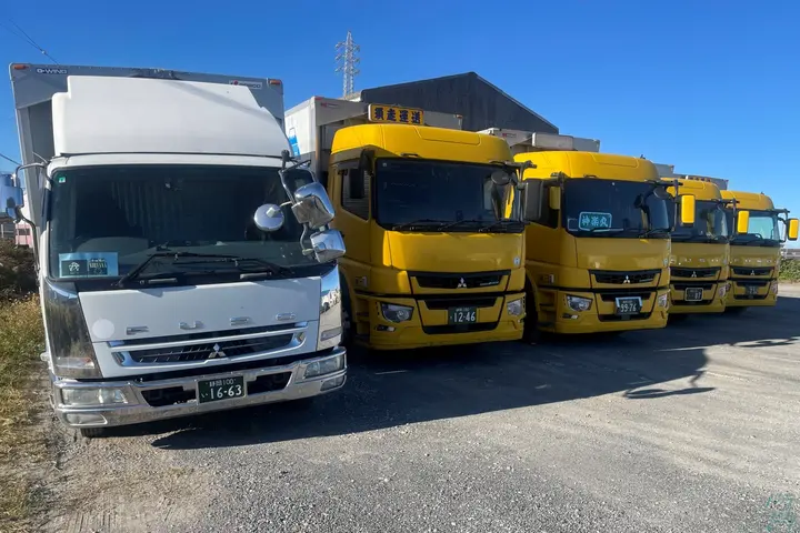 静岡県榛原郡吉田町の大型トラックドライバーの求人情報イメージ - 株式会社須走運送 吉田営業所 - No.73473-01