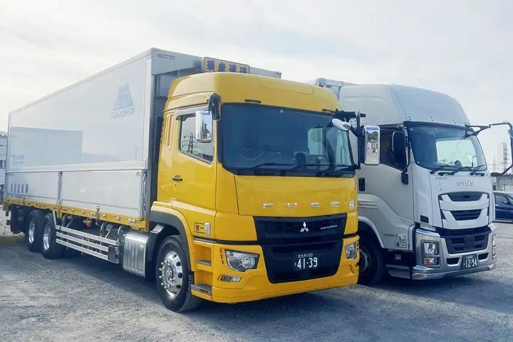 福岡県北九州市若松区の大型トラックドライバーの求人情報イメージ - 株式会社須走運送 北九州営業所 - No.73472-01