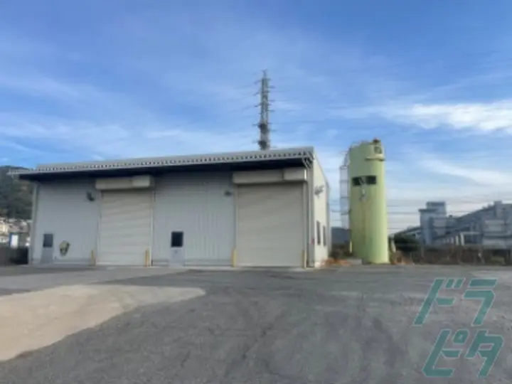 福岡県北九州市若松区の大型トラックドライバーの求人情報イメージ - 株式会社須走運送 北九州営業所 - No.73472-03